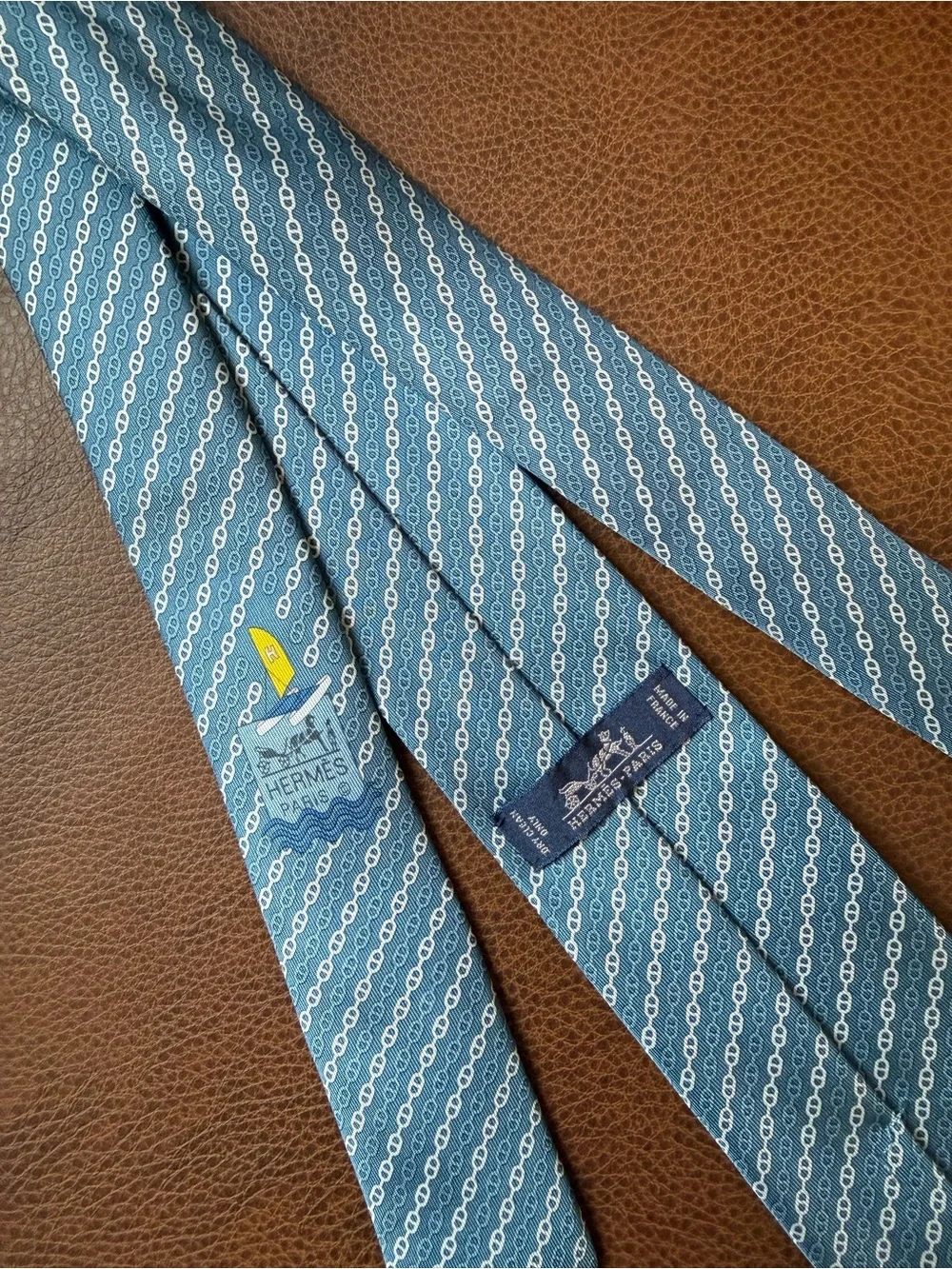 Hermès Silk Men's Tie - Classic Diagonal Chain Design